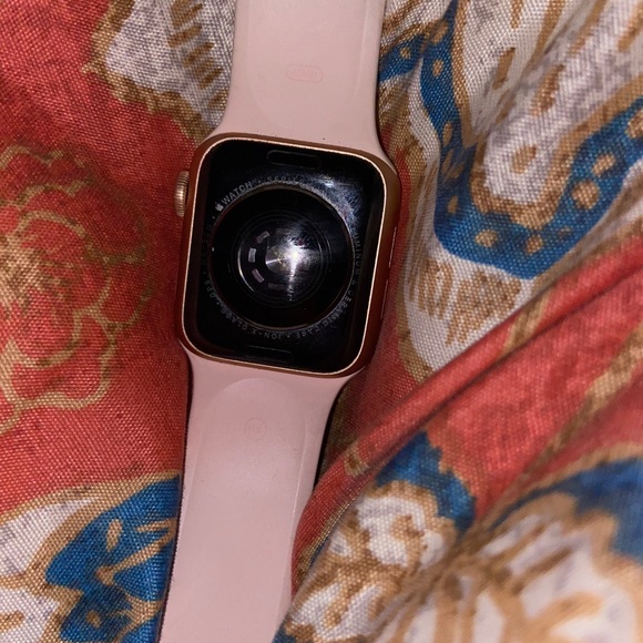 Apple Watch - Picture 3 of 3